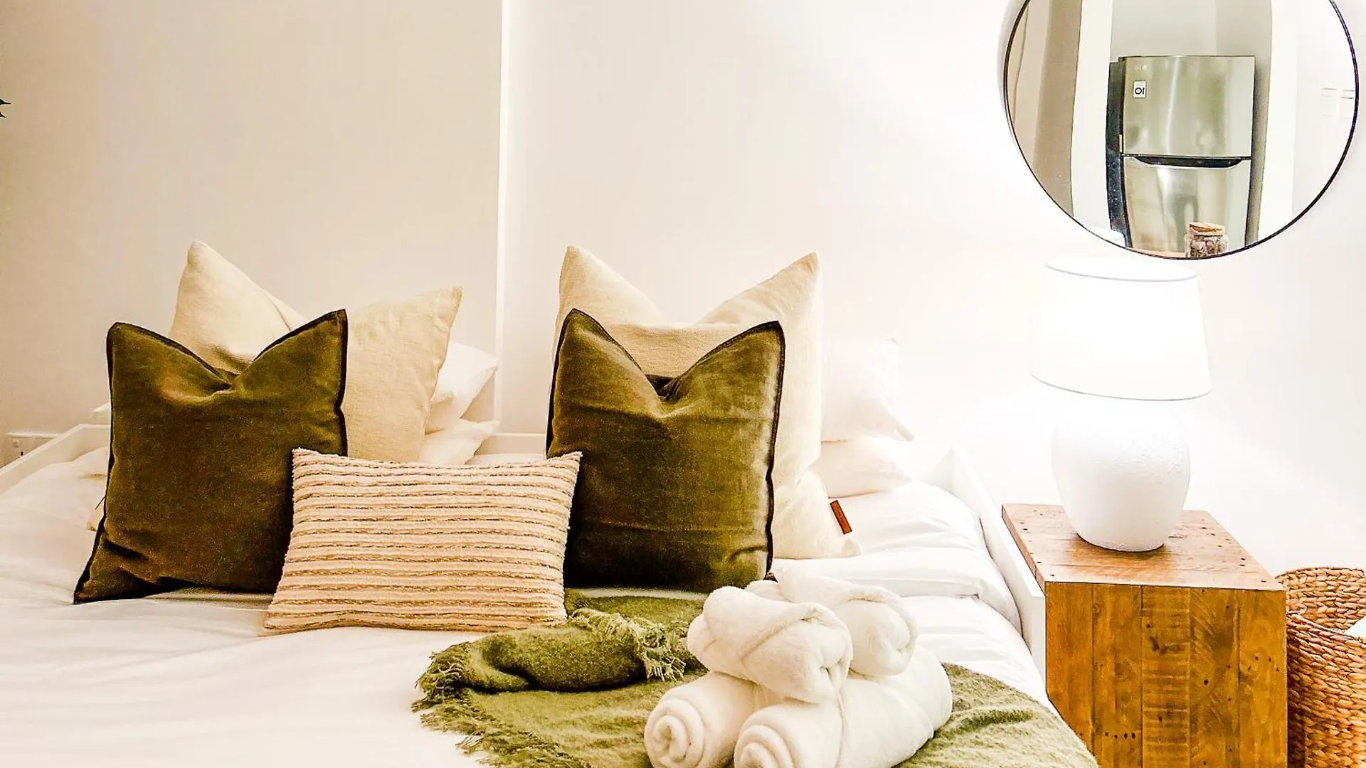 Voyage Studio In Waters Edge Abu Dhabi Apartment